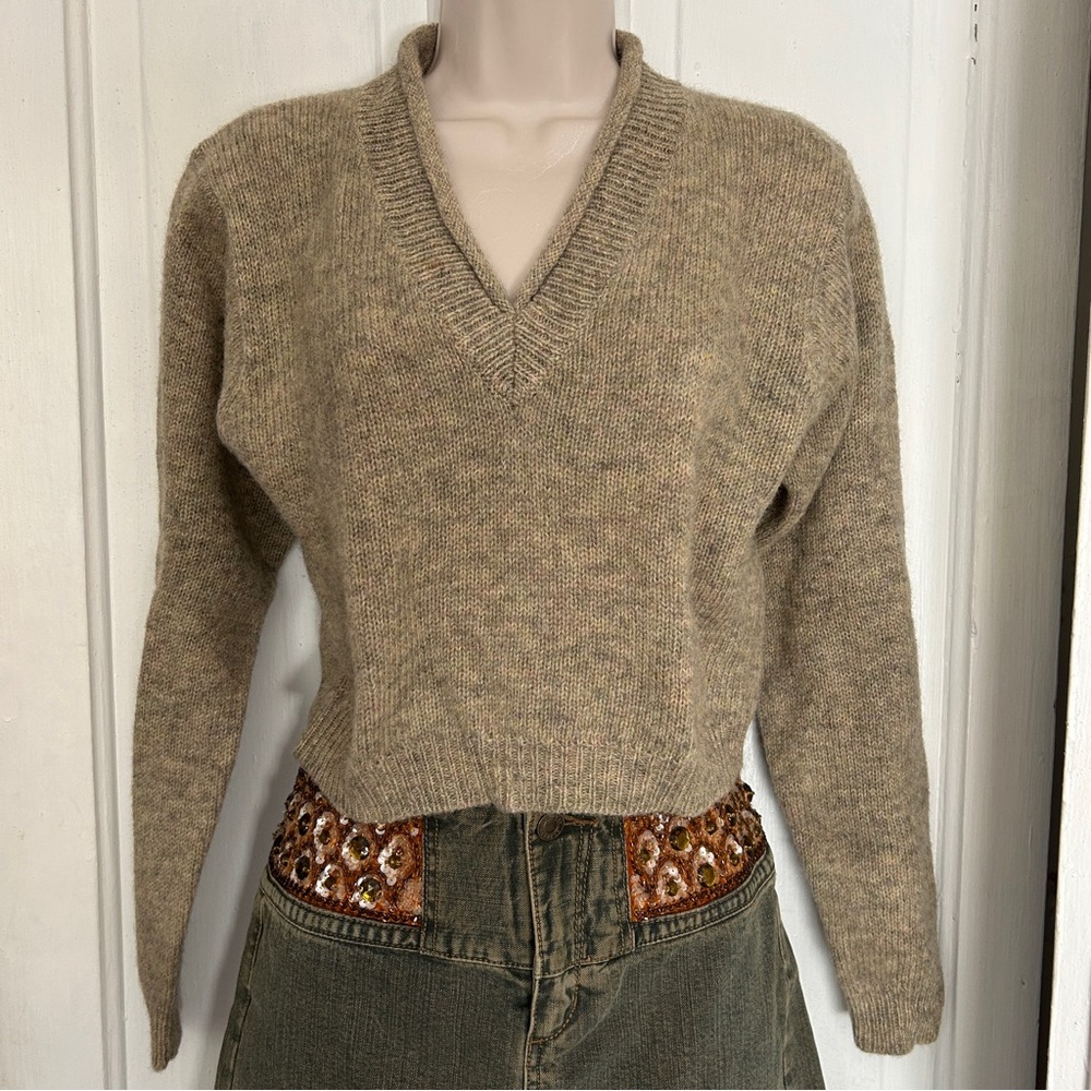 Vintage Merino Wool Sweater V-neck Imported Tan Victoria’s Secret Moda‎